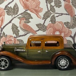 Handmade Wooden Classic Car Model 1930s Style Sedan Vintage Auto Collectible 13”